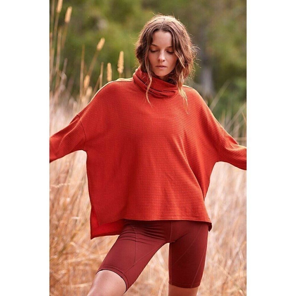 NWT FREE PEOPLE  CAN’T HANDLE THIS TURTLENECK